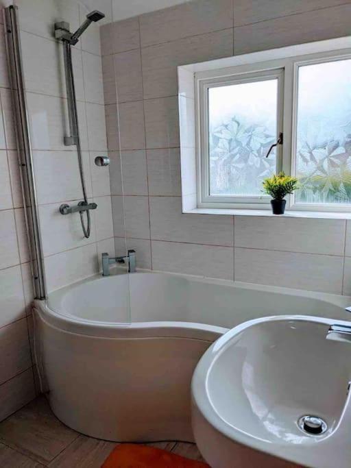 Hidden Gem !Stunning 3 Bedroom Home In Sheffield Handsworth Luaran gambar